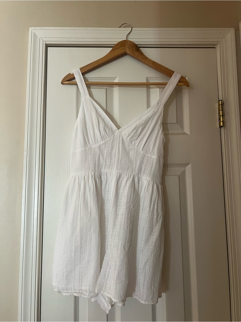 White romper - Picture 2 of 2